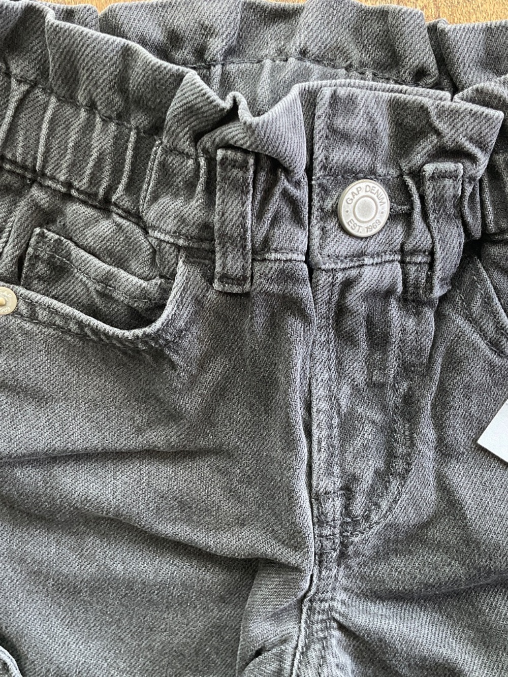 Adorable pants with heart pockets!